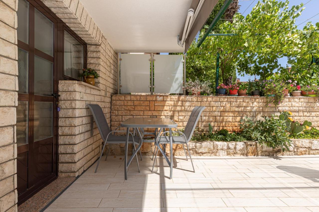 Haus Eva Apartment Novigrad  Exterior photo